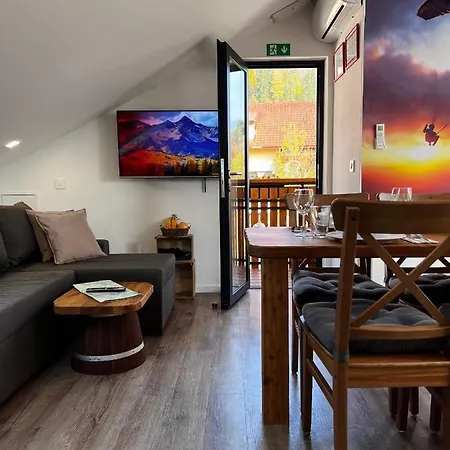 Beewood Apartment Križe Extérieur photo